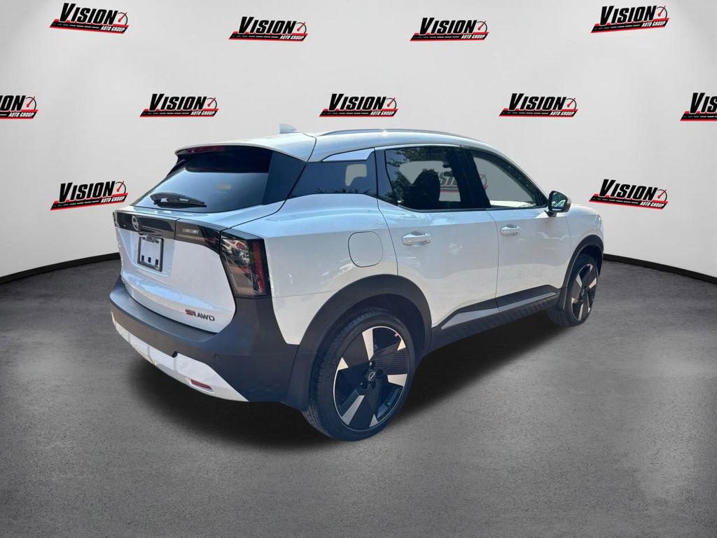 New 2025 Nissan Kicks SR image 5