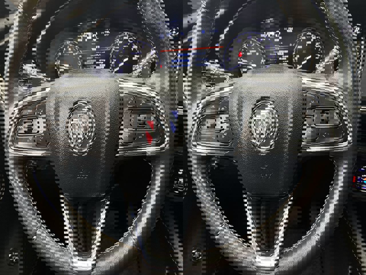 Used 2023 Buick Envision Avenir image 15