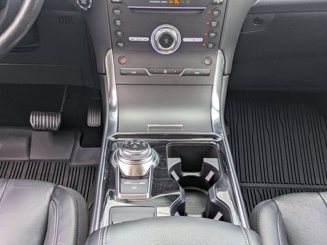 Used 2019 Ford Edge Titanium w/ Cold Weather Package AWD/4WD image 19
