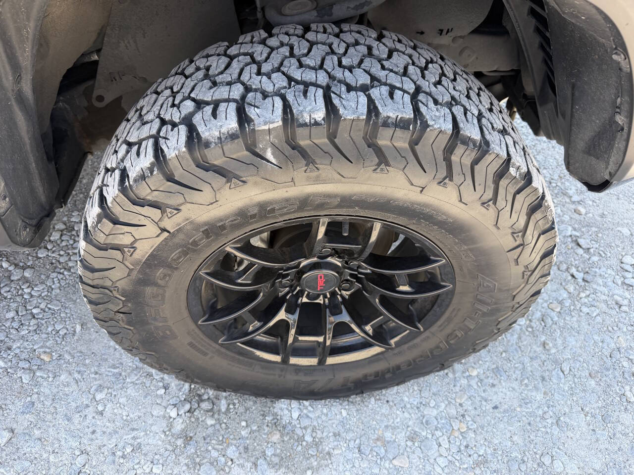 Used 2022 Toyota Tacoma TRD Off-Road w/ TRD Premium Off Road Package AWD/4WD image 12