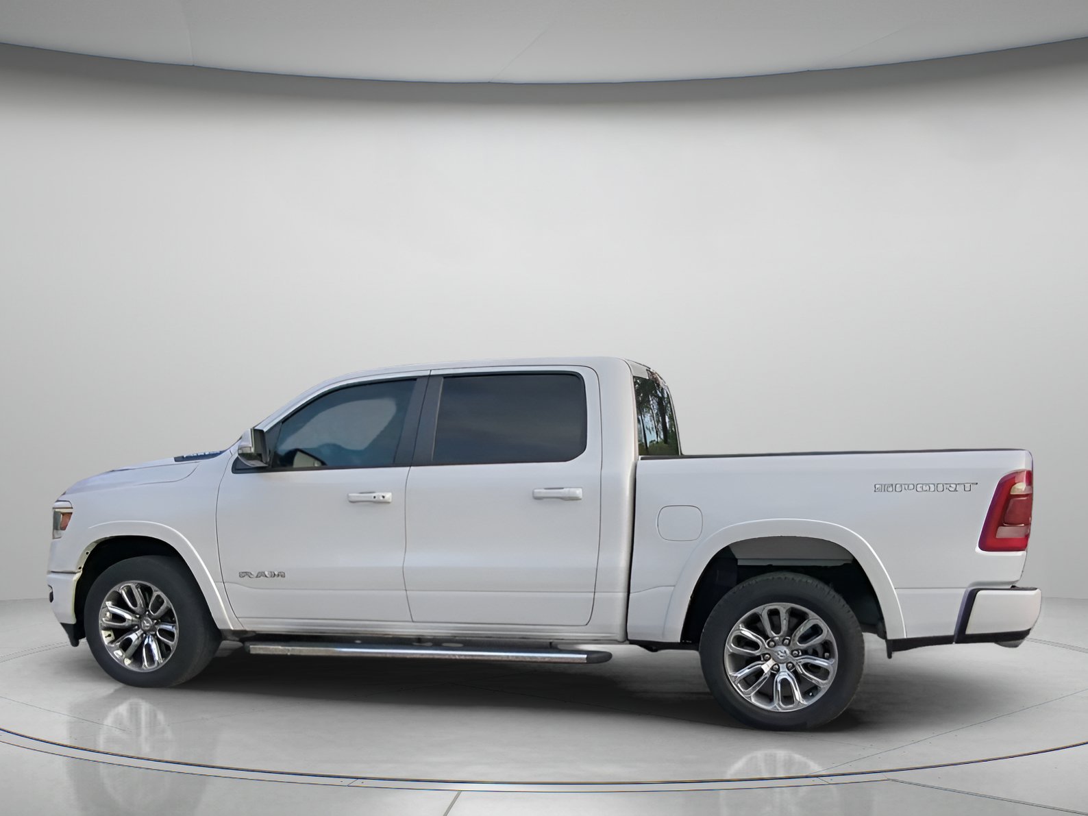 Used 2022 RAM 1500 Laramie w/ Sport Appearance Package AWD/4WD image 15