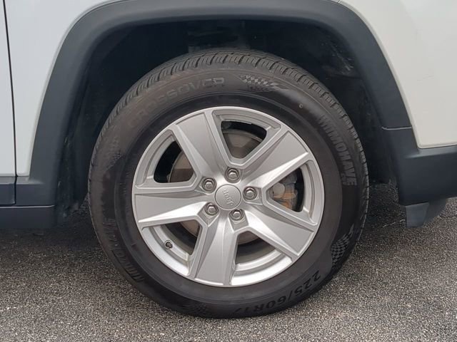 Certified 2022 Jeep Compass Latitude image 11