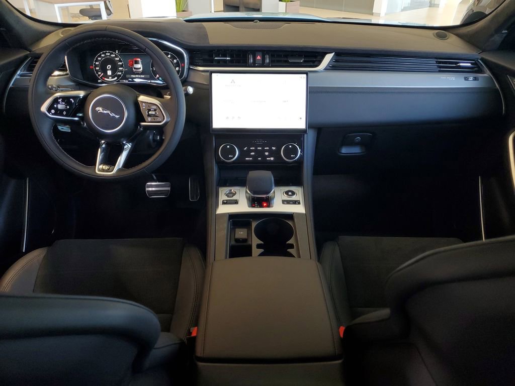 New 2026 Jaguar F-PACE SVR image 27
