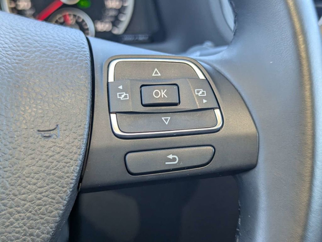 Used 2017 Volkswagen Tiguan SEL image 28