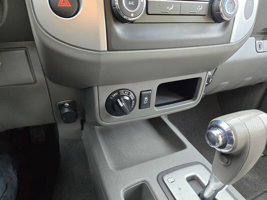 Used 2019 Nissan Frontier SV image 11
