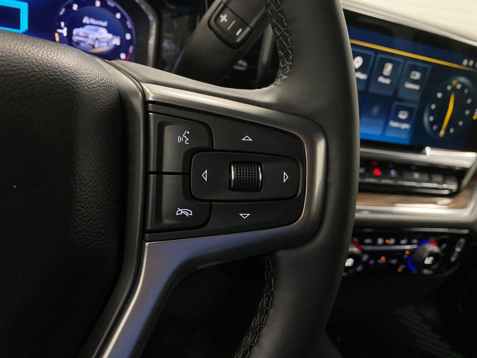 Used 2024 Chevrolet Silverado 1500 LT AWD/4WD image 17