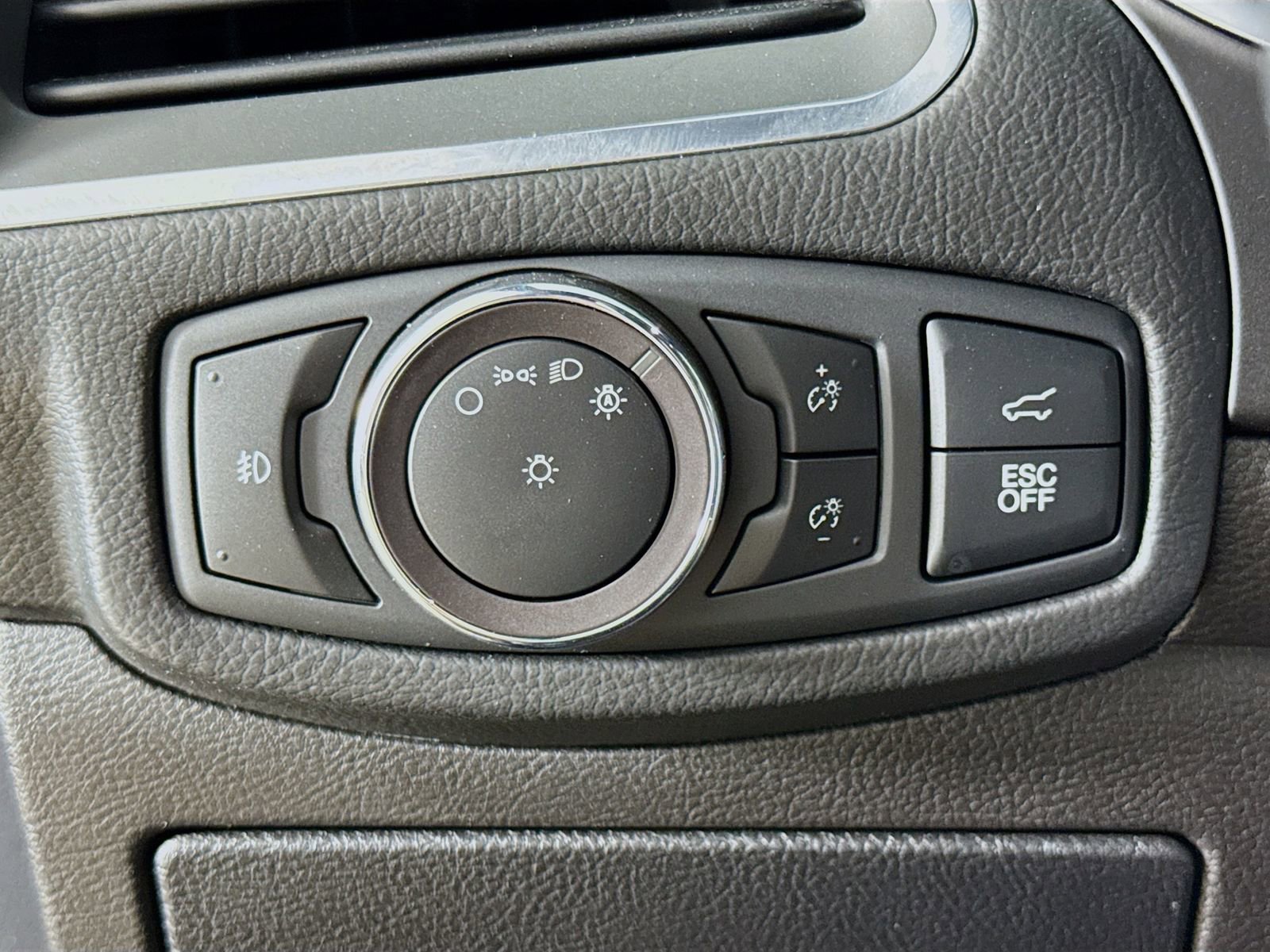 Used 2020 Ford Edge ST image 10