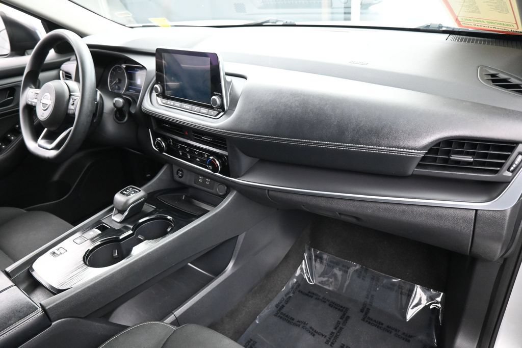 Used 2024 Nissan Rogue S FWD image 38