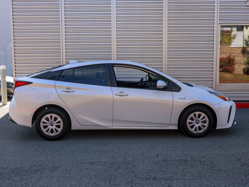 Used 2021 Toyota Prius L Eco image 3