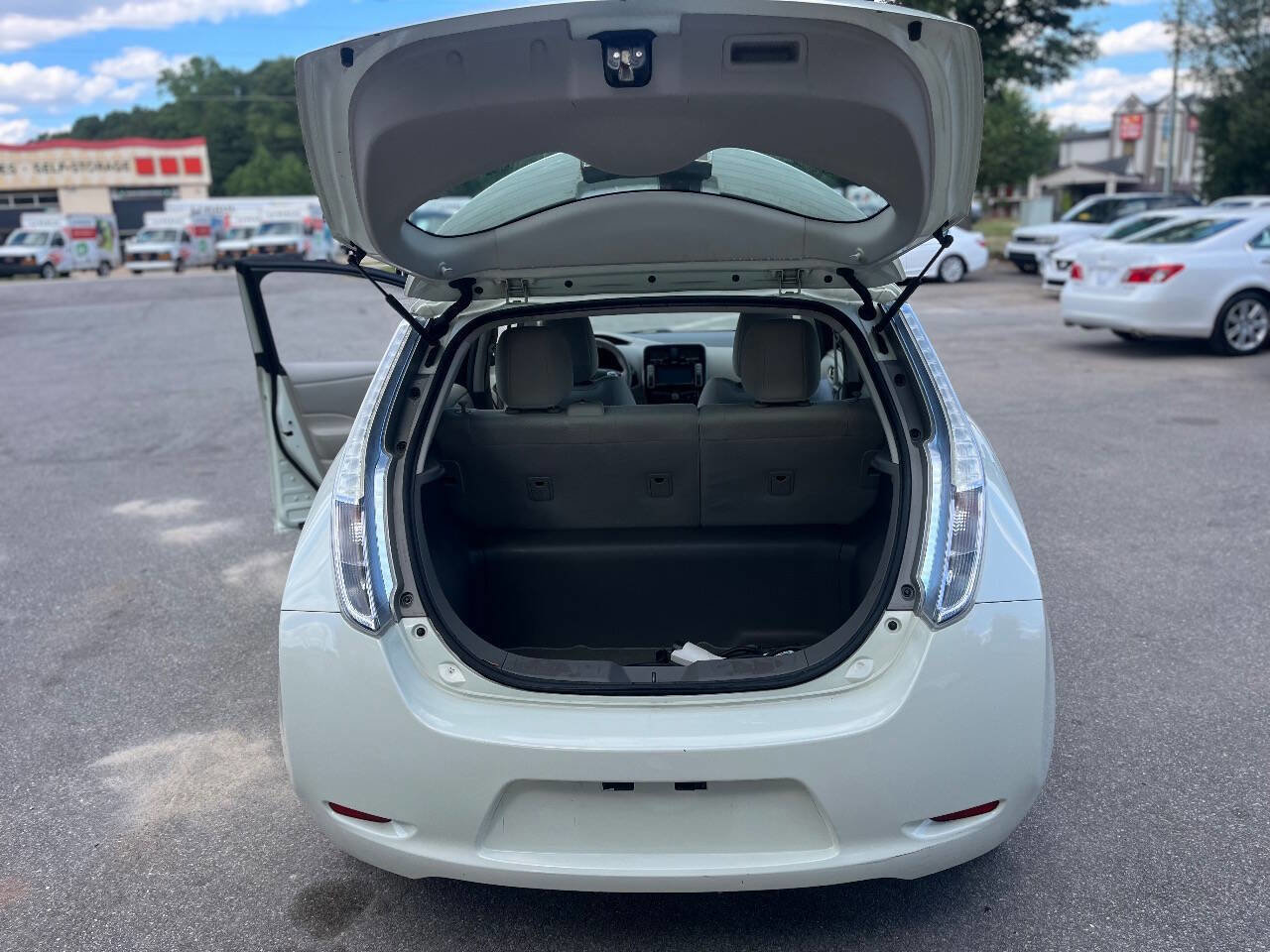 Used 2012 Nissan Leaf SV image 20