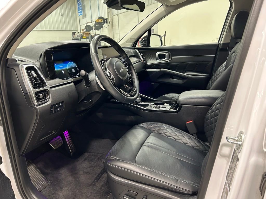 Used 2023 Kia Sorento SX AWD/4WD image 11