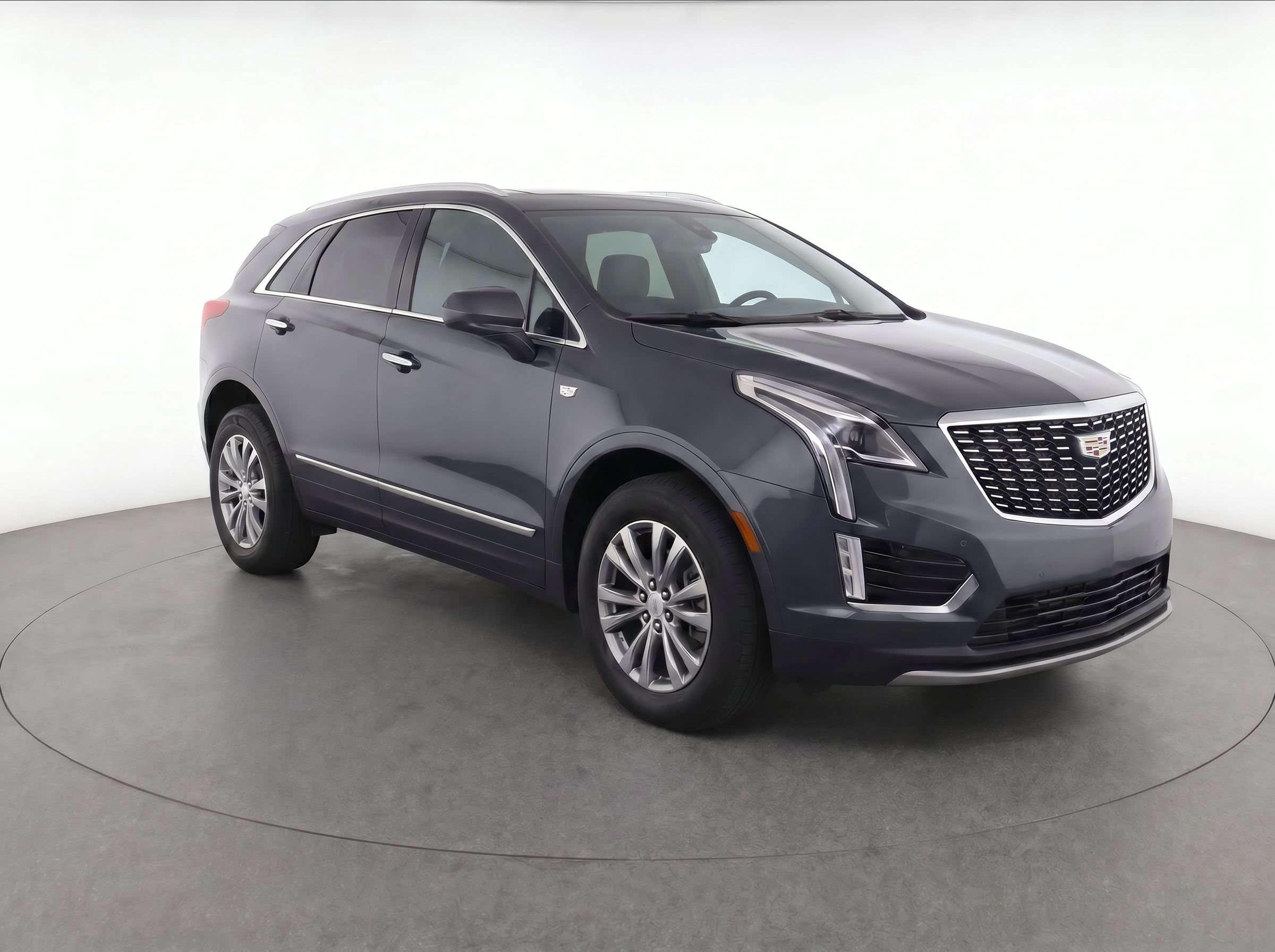 Used 2021 Cadillac XT5 Premium Luxury FWD image 2