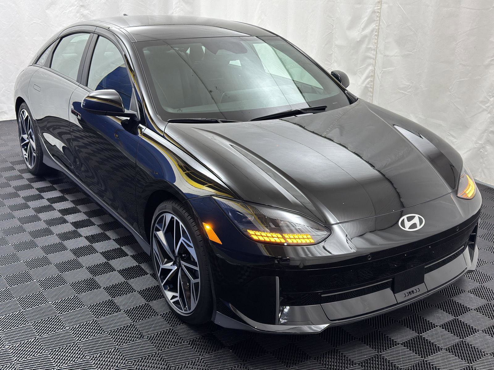 Used 2025 Hyundai Ioniq 6 SEL AWD/4WD image 12