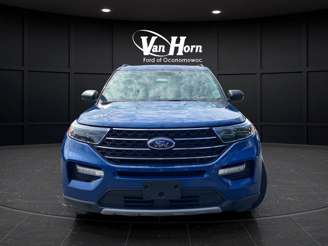 Used 2020 Ford Explorer XLT w/ Equipment Group 202A AWD/4WD image 2