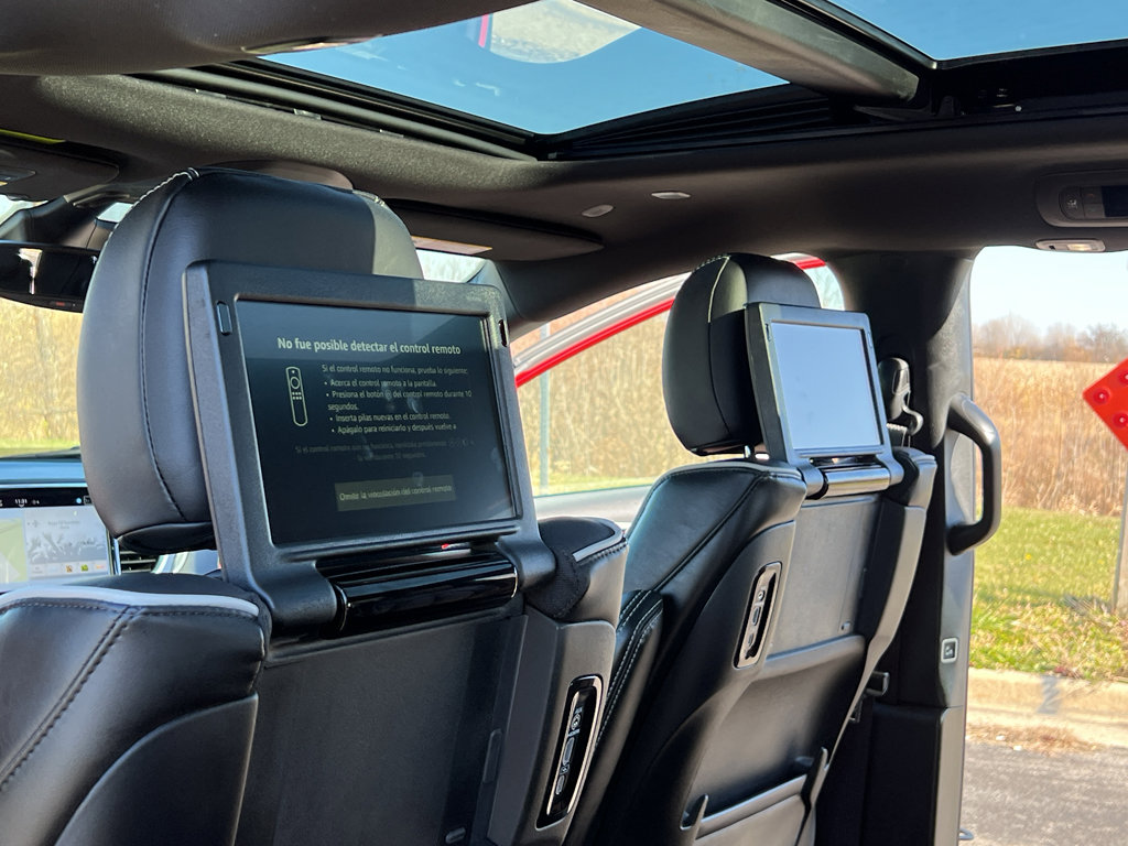 Used 2026 Chrysler Pacifica Limited w/ Uconnect Theater Family Group image 38