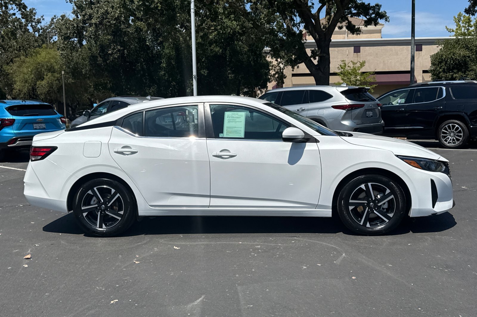Used 2024 Nissan Sentra SV FWD image 2