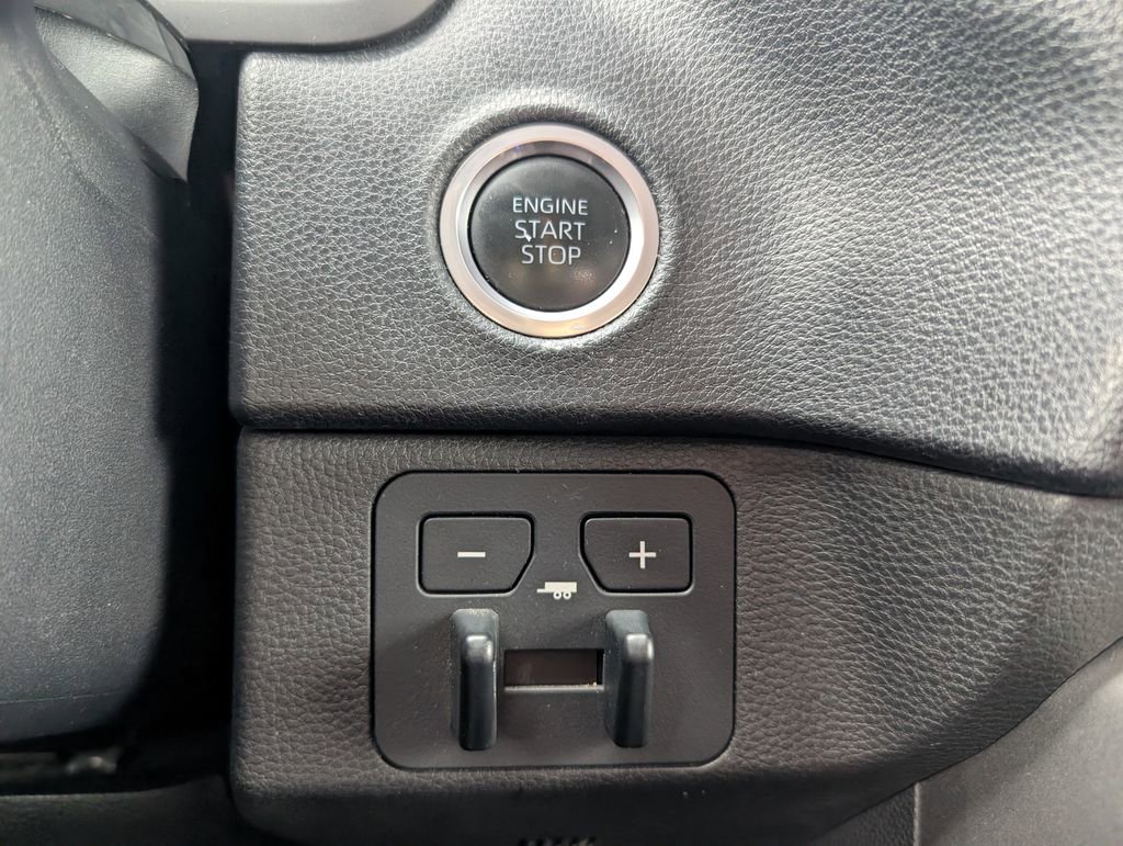 Used 2023 Toyota Tundra SR5 w/ SR5 Convenience Package image 18