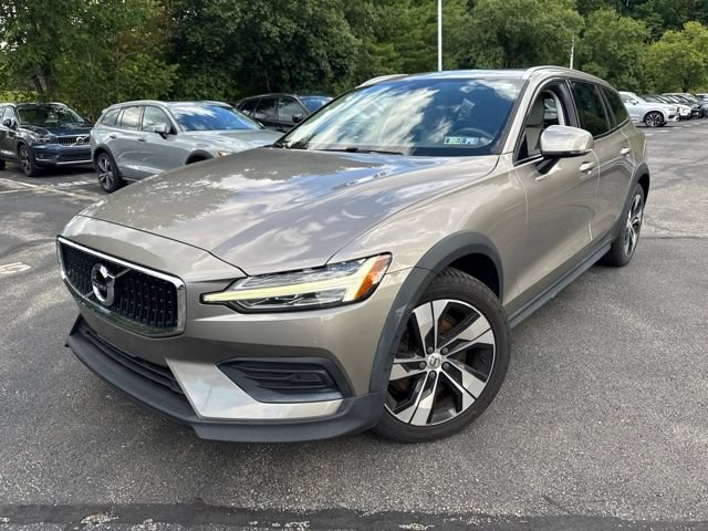 Used 2020 Volvo V60 T5 Cross Country AWD/4WD image 1