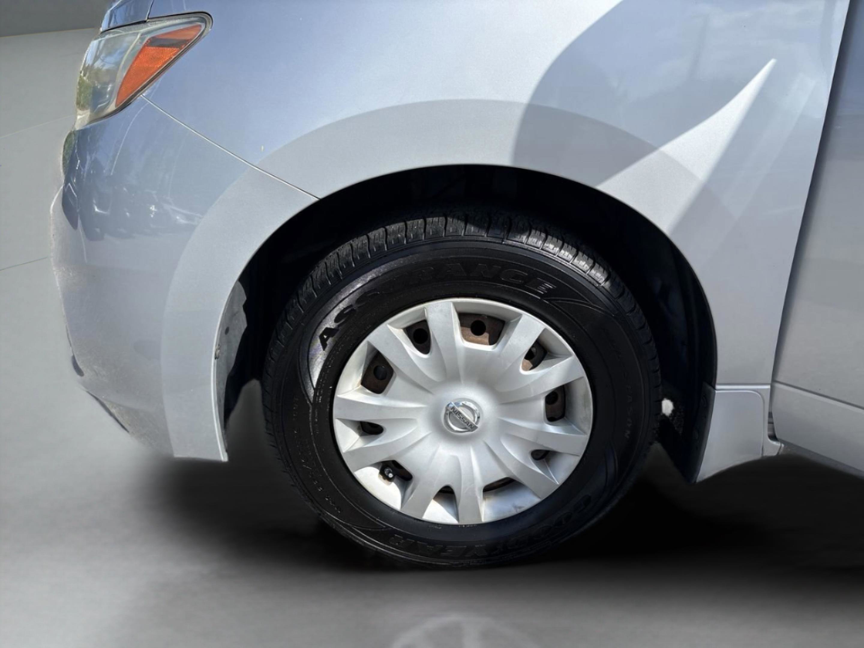 Used 2014 Nissan Quest S FWD image 31