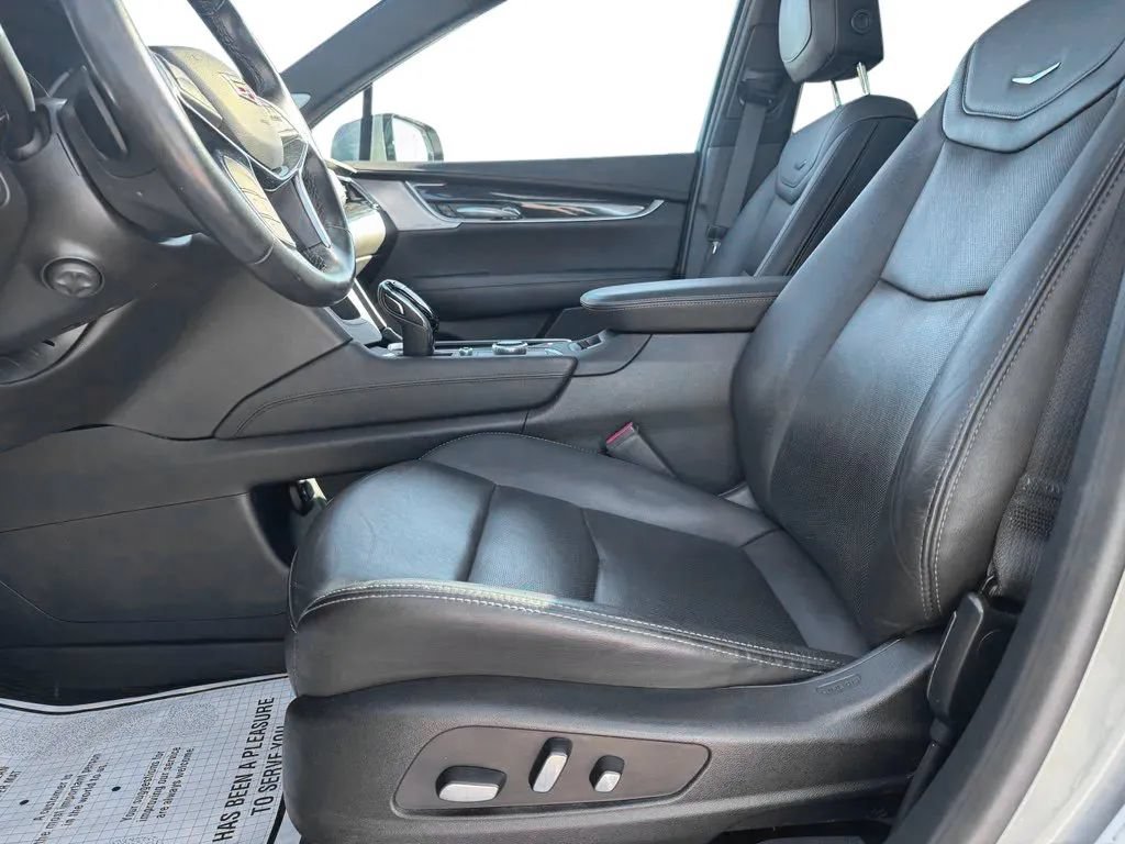Used 2023 Cadillac XT5 Premium Luxury AWD/4WD image 9