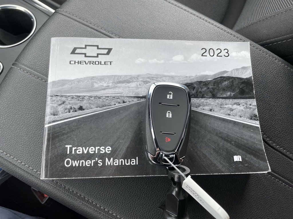 Used 2023 Chevrolet Traverse LT image 42