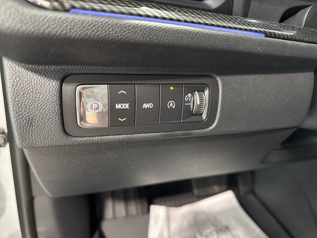 New 2026 Chevrolet Traverse High Country w/ LPO, Floor Liner Package AWD/4WD image 11