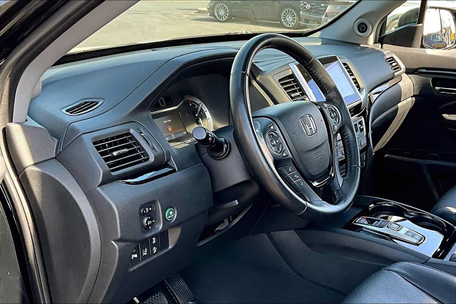 Used 2016 Honda Pilot Elite image 18