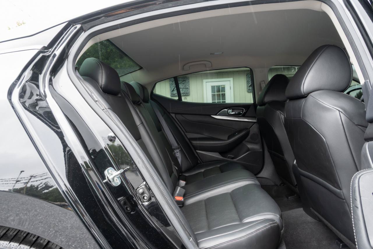 Used 2022 Nissan Maxima SV w/ Floor Mat Group FWD image 29