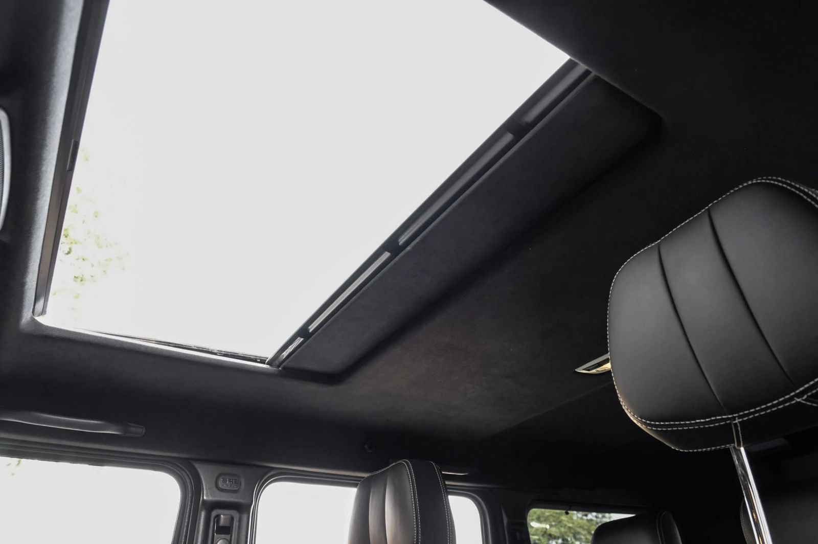 Used 2015 Mercedes-Benz G 63 AMG 4MATIC image 4