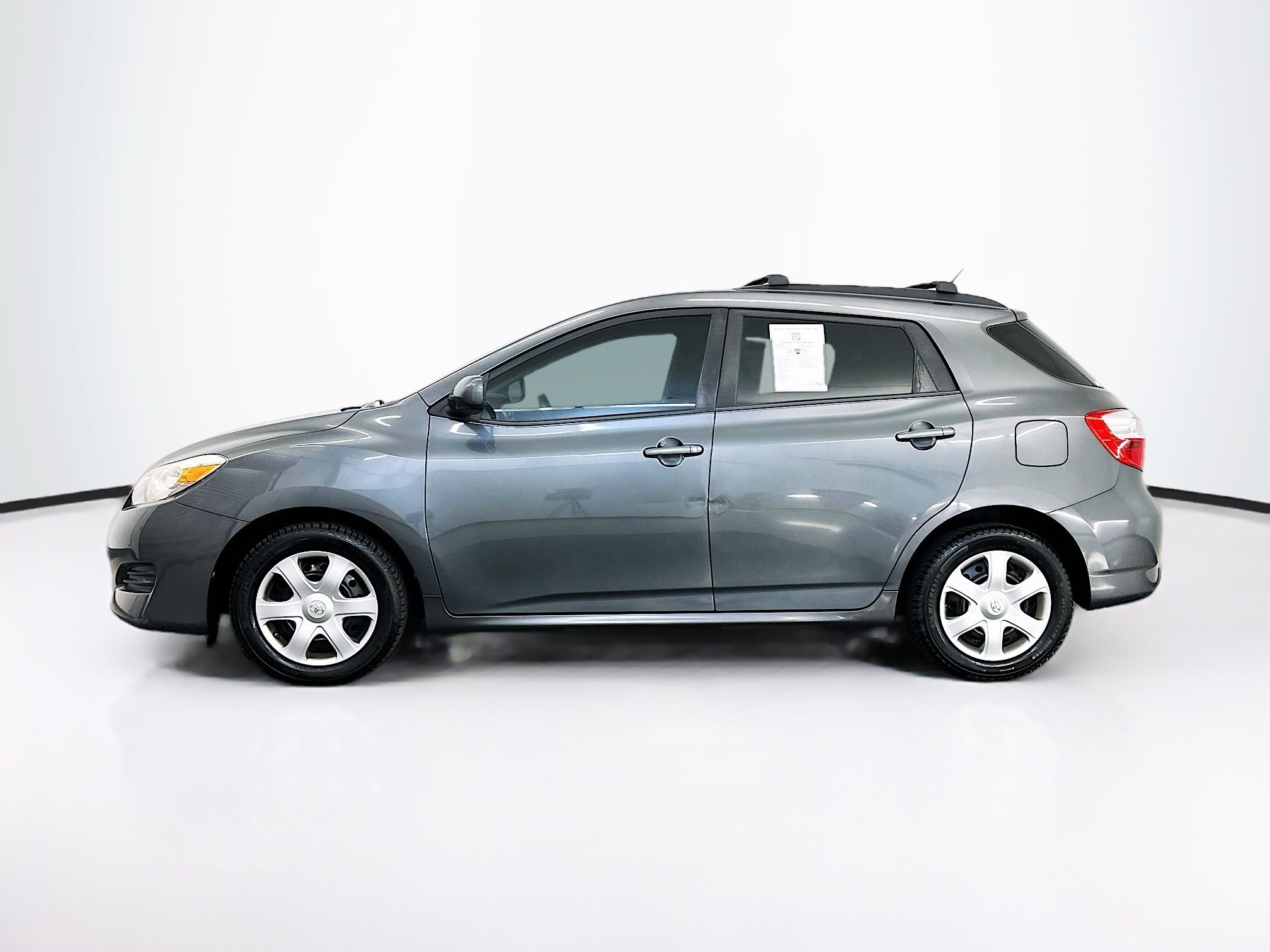 Used 2010 Toyota Matrix FWD image 4