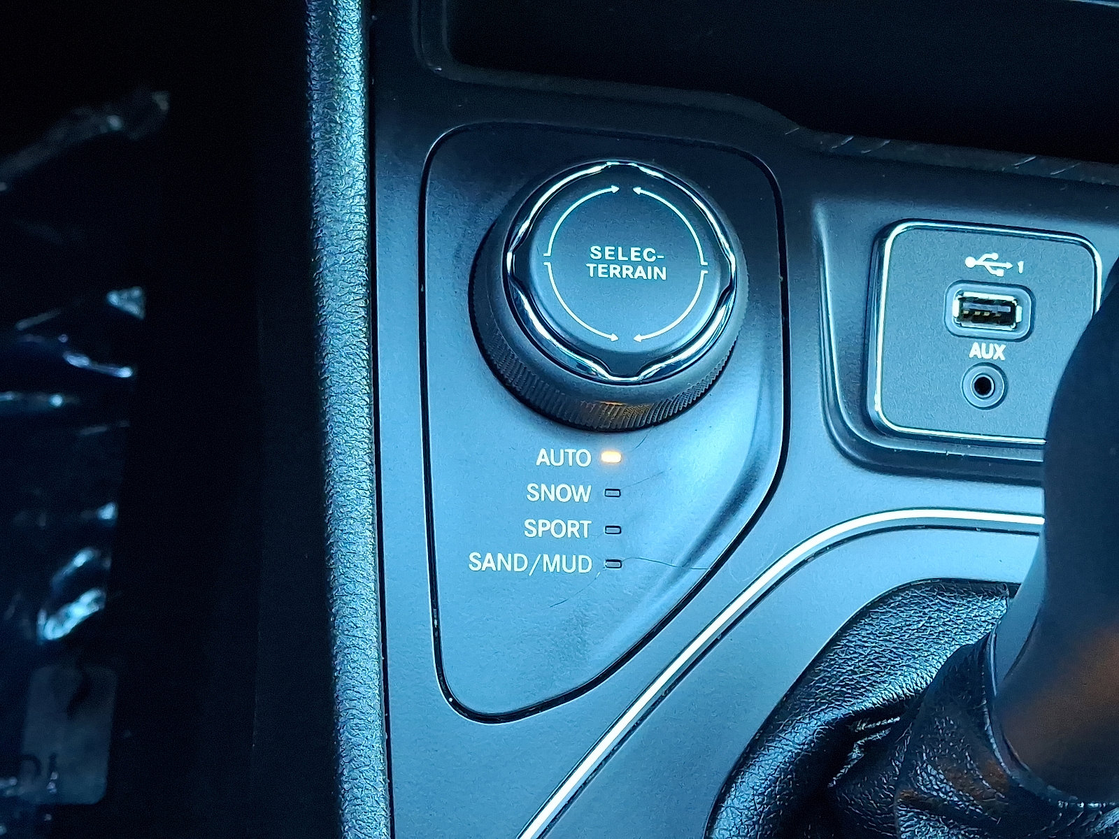 Used 2021 Jeep Cherokee Latitude Lux 80th Anniv w/ Quick Order Package 26U 80TH image 25