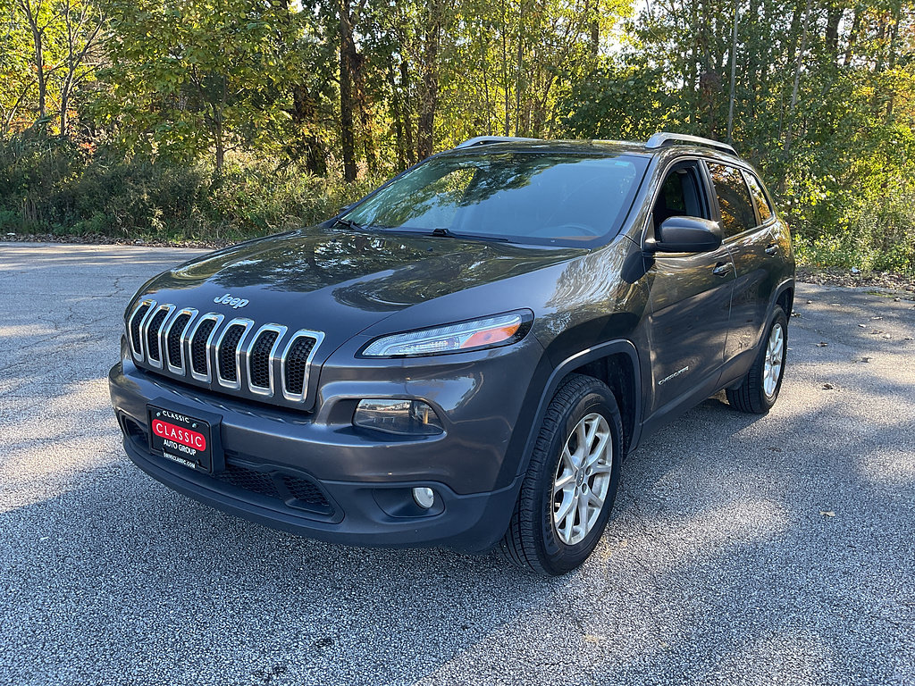 Used 2016 Jeep Cherokee Latitude w/ Comfort/Convenience Group AWD/4WD image 3
