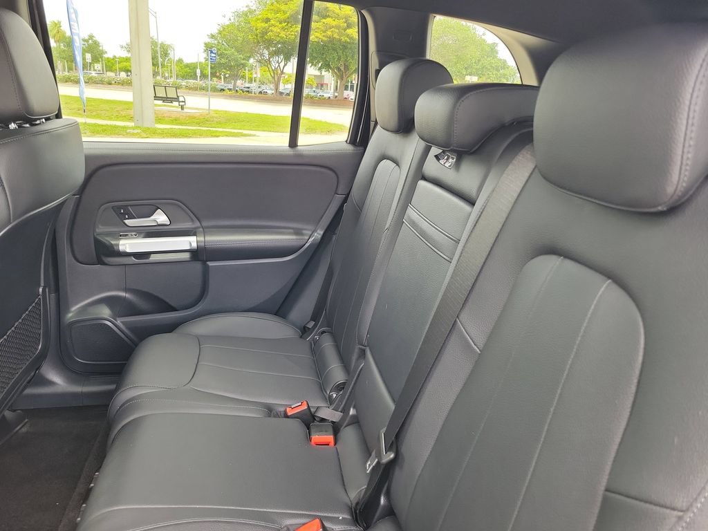 Used 2023 Mercedes-Benz GLB 250 4MATIC image 12