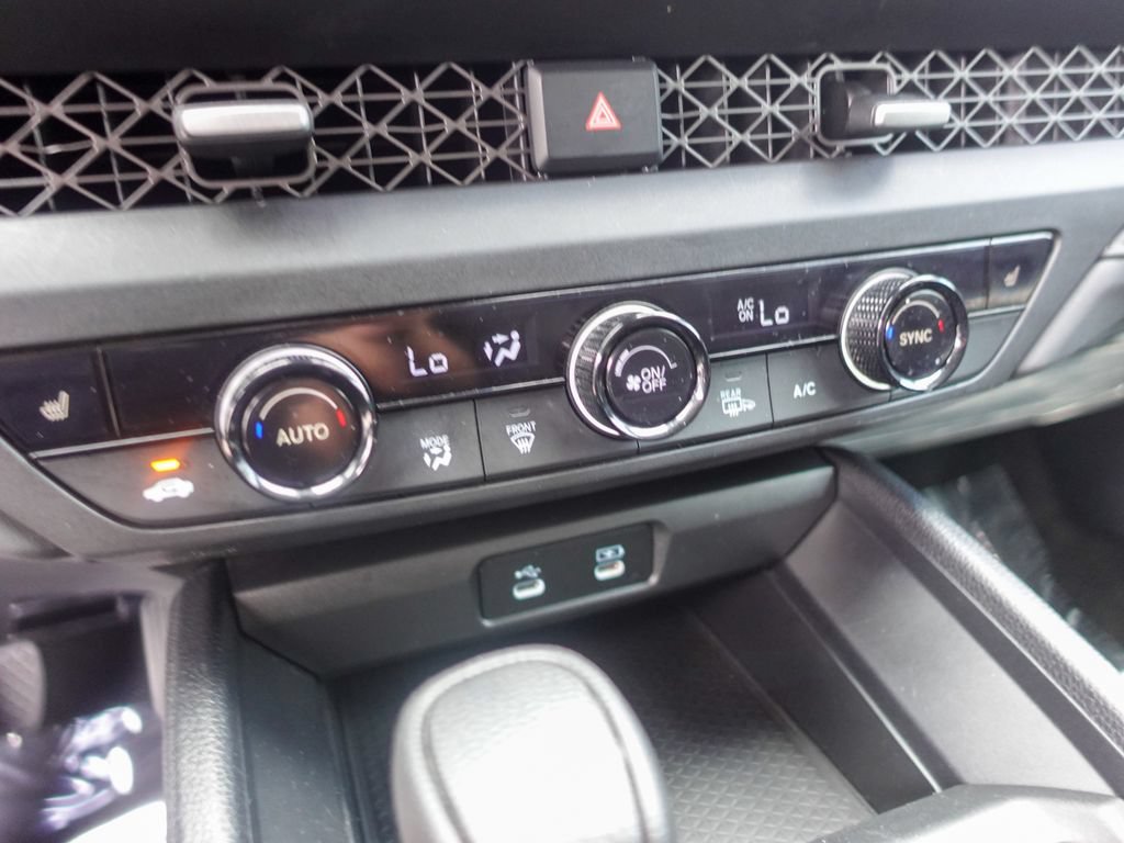 Used 2025 Honda Accord SE image 17