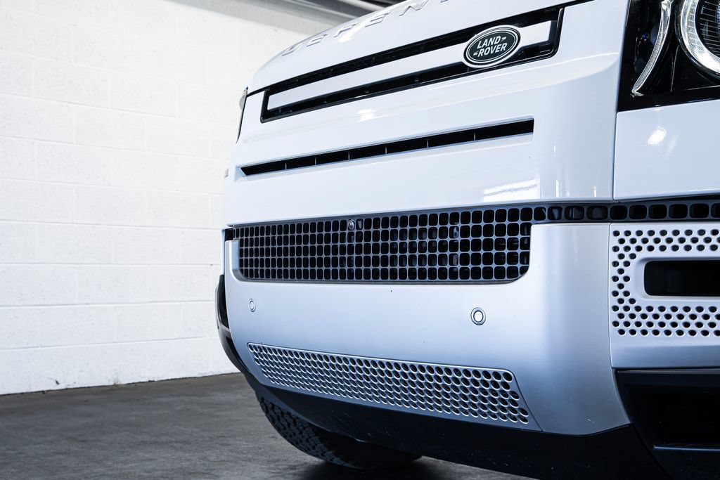 Used 2025 Land Rover Defender 110 S AWD/4WD image 10