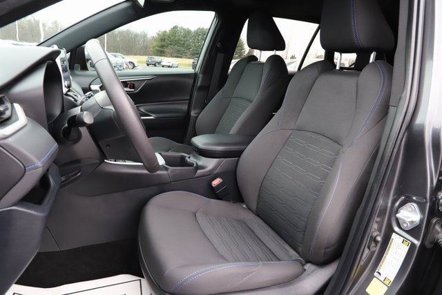 Used 2023 Toyota RAV4 SE image 14