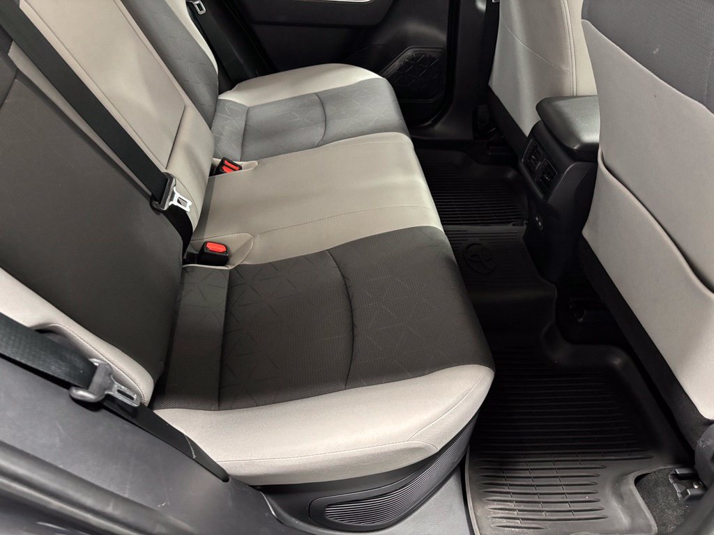 Used 2025 Toyota RAV4 XLE AWD/4WD image 53