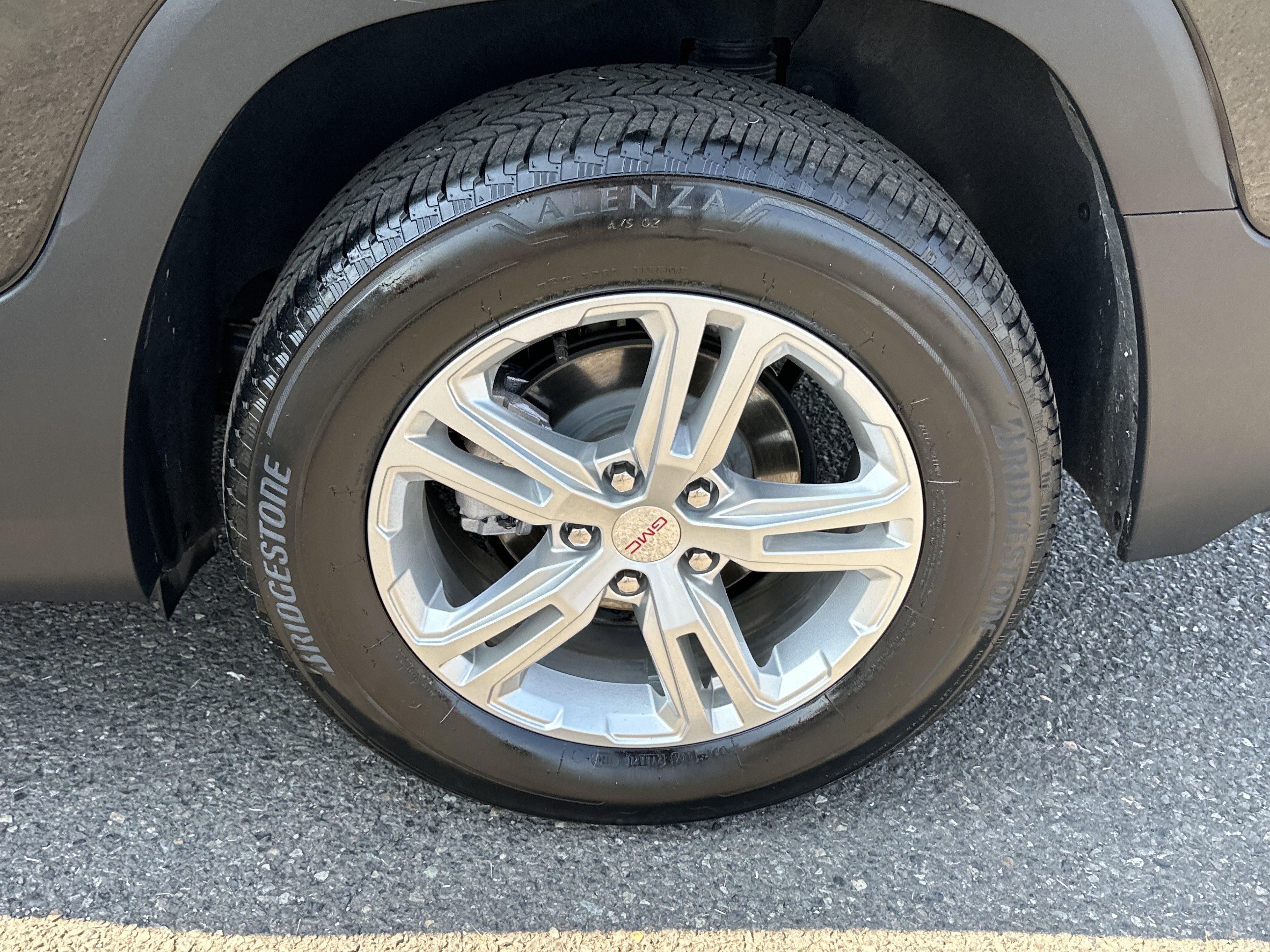 Used 2024 GMC Terrain SLE image 25