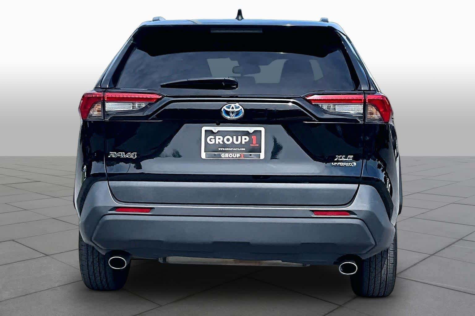 Used 2024 Toyota RAV4 XLE AWD/4WD image 5