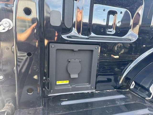 Used 2023 Ford F150 Lariat AWD/4WD image 13