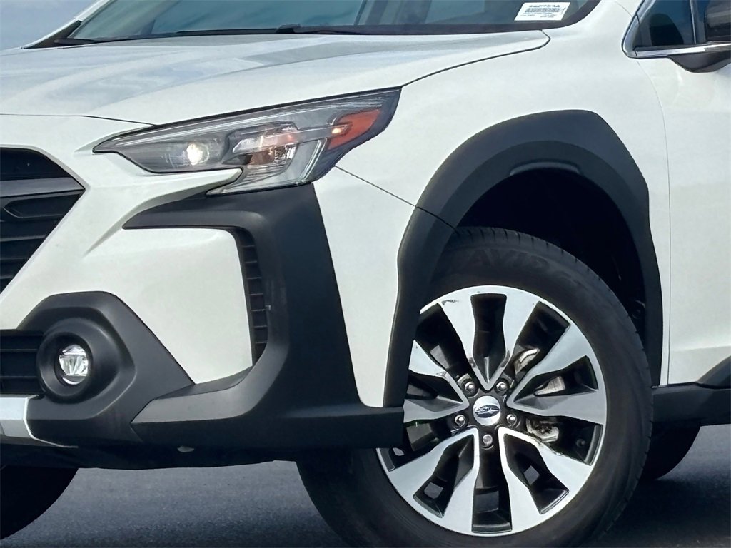 Used 2025 Subaru Outback Limited image 2