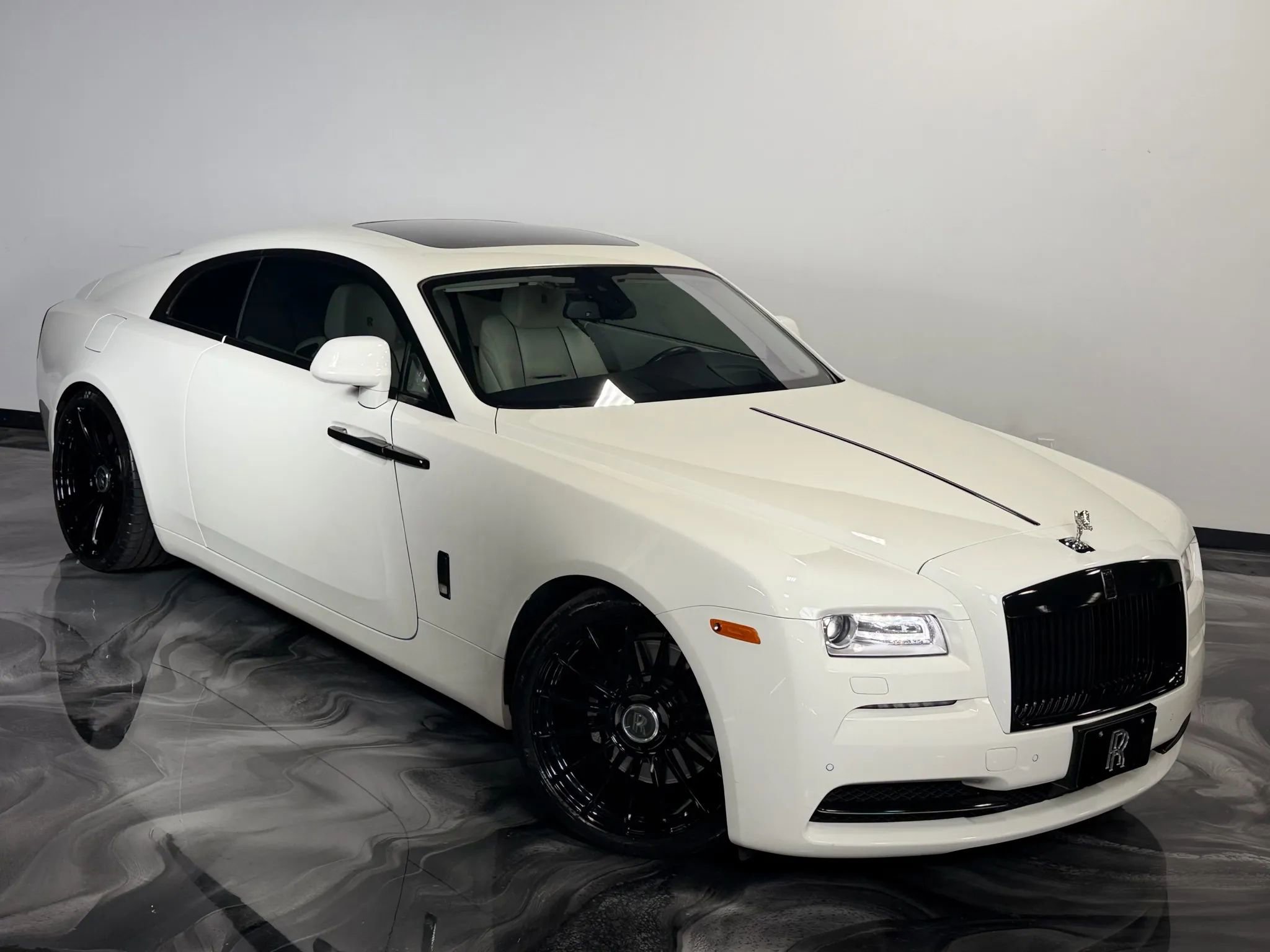 Used 2014 Rolls-Royce Wraith image 12