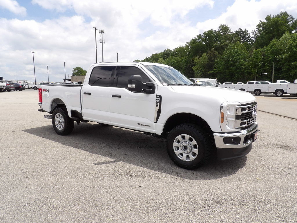 Used 2024 Ford F250 XLT w/ FX4 Off-Road Package AWD/4WD image 10