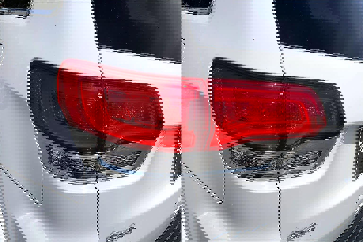 Used 2020 Jeep Grand Cherokee Overland image 27