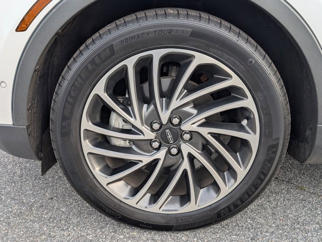 Used 2019 Lincoln Nautilus Reserve image 13