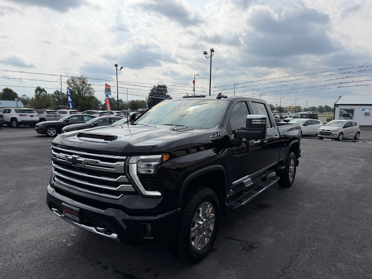 Used 2025 Chevrolet Silverado 2500 High Country w/ Technology Package image 9