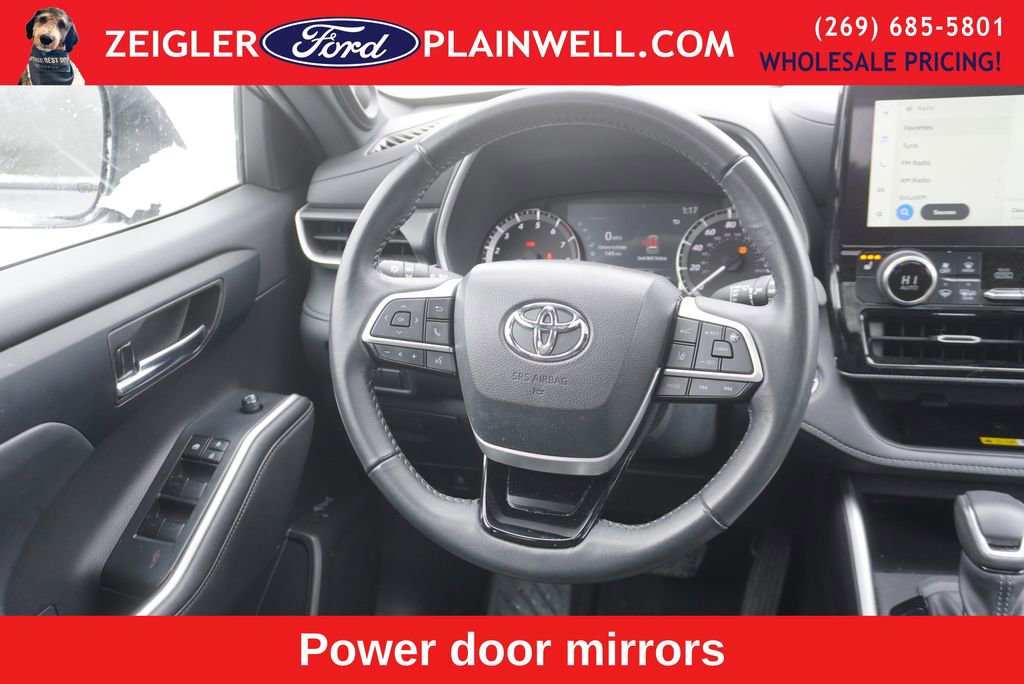 Used 2023 Toyota Highlander L image 12