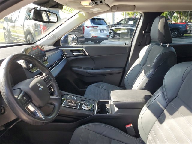 Used 2022 Mitsubishi Outlander SE image 19