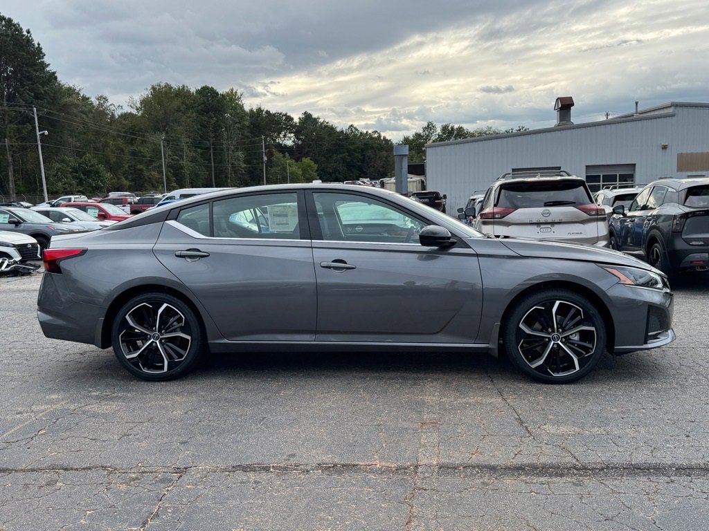 New 2025 Nissan Altima 2.5 SR w/ SR Premium Package image 2