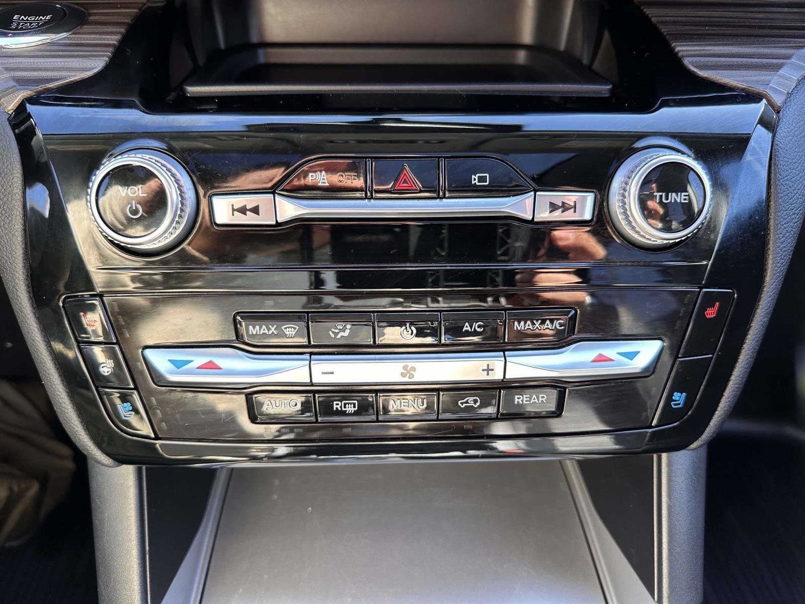 Used 2022 Ford Explorer Limited w/ Equipment Group 301A image 25